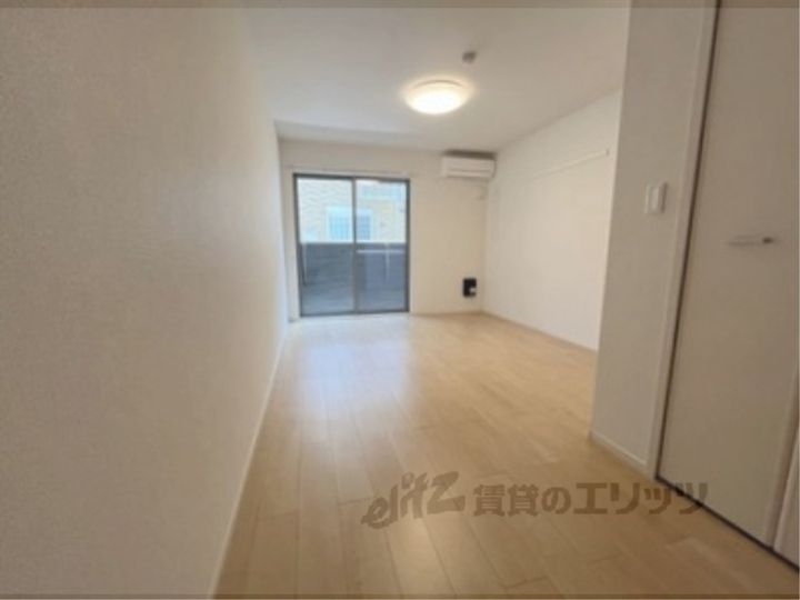 コモドビラN2の居間