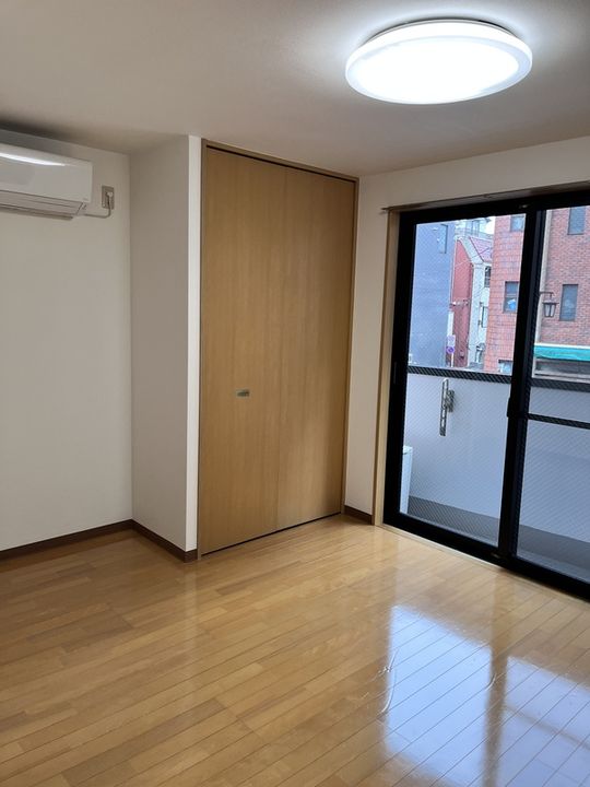 アドバンスシティの居間