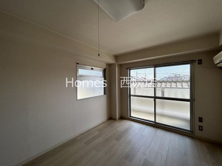 グランデール・サンの居間