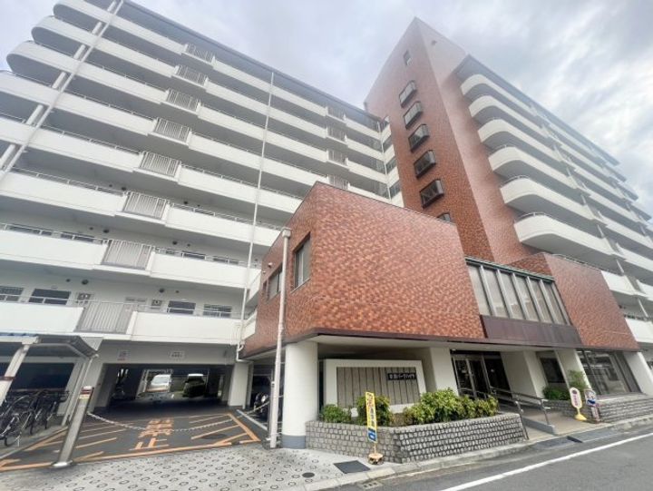 奈良パークハイツの外観