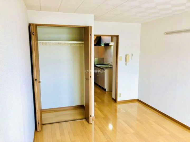 サン・ヒーローマンション亀川Iの内装