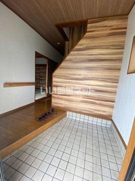 和歌山県紀の川市南志野(一戸建)の賃貸物件の玄関