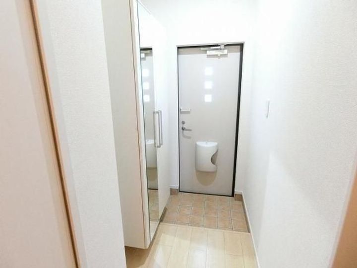 プロムナード花水木Iの玄関