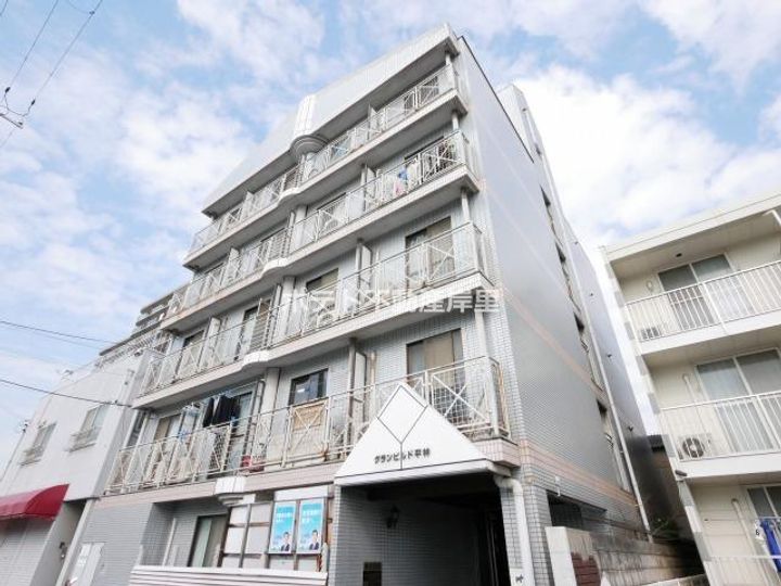 グランビルド平林の外観