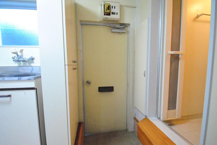 サニーヒルマンションの玄関