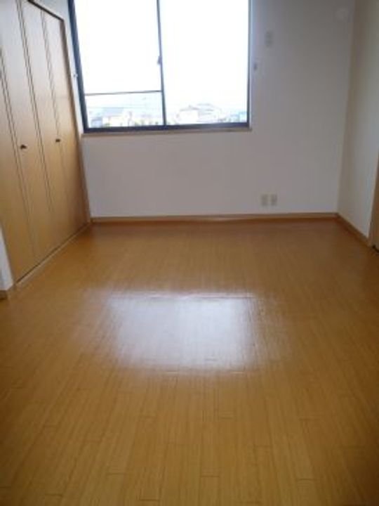 シャトラン駅家A棟の内装