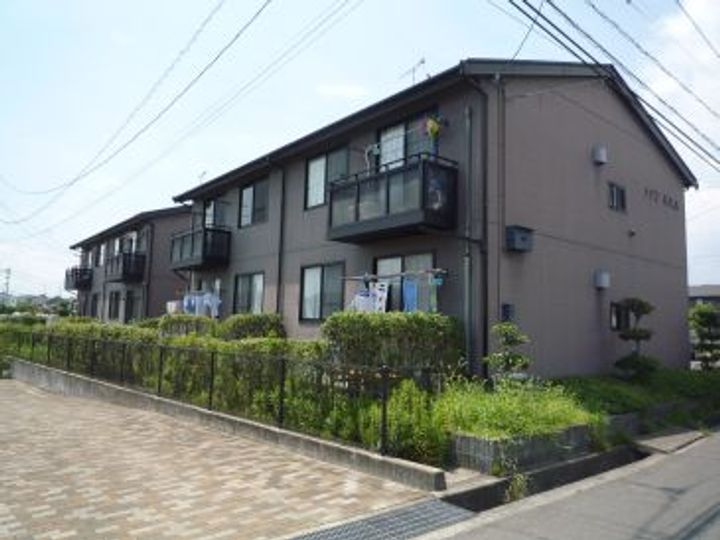 シャトラン駅家A棟の外観