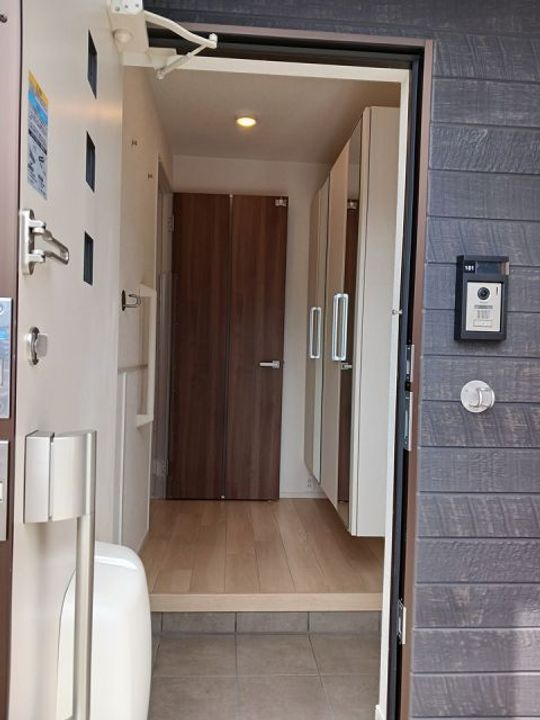 COCOTI BASEの玄関