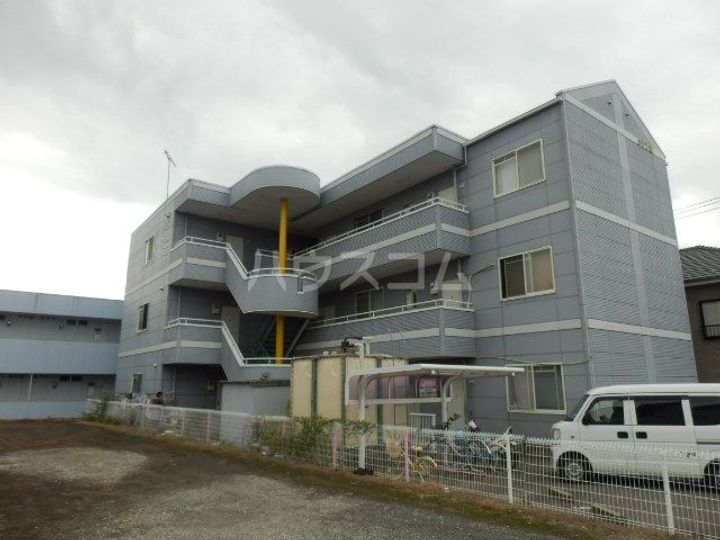 メゾン雅の外観