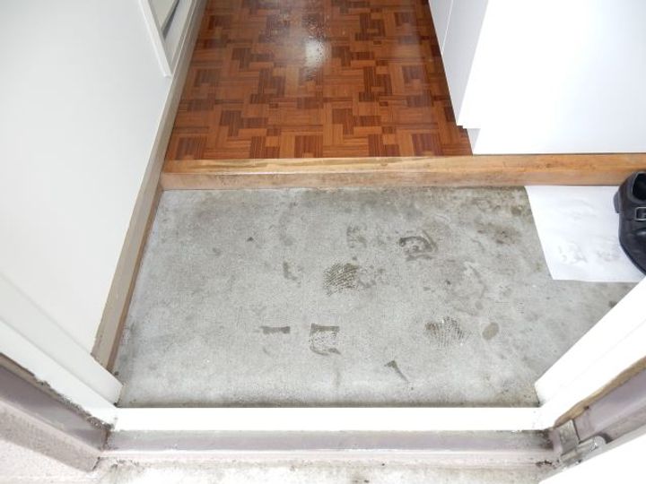 ハイツタカハシAの玄関