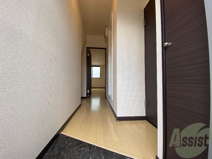 ジュネスの玄関