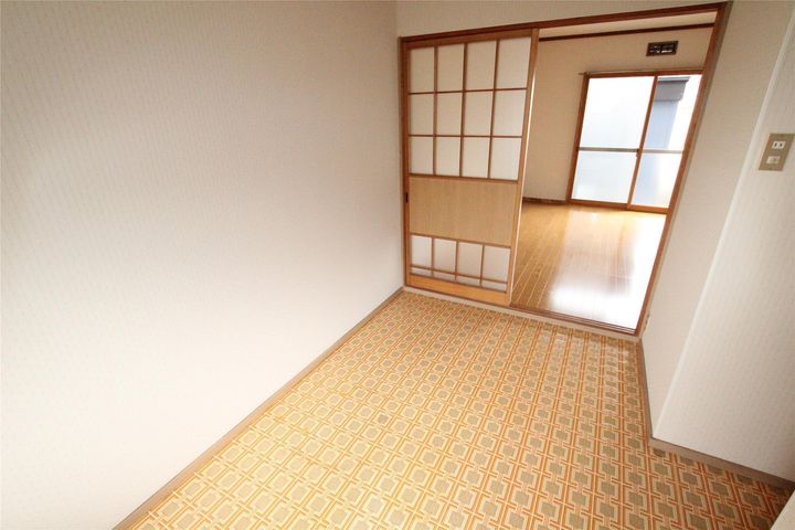 成田ハイツの居間