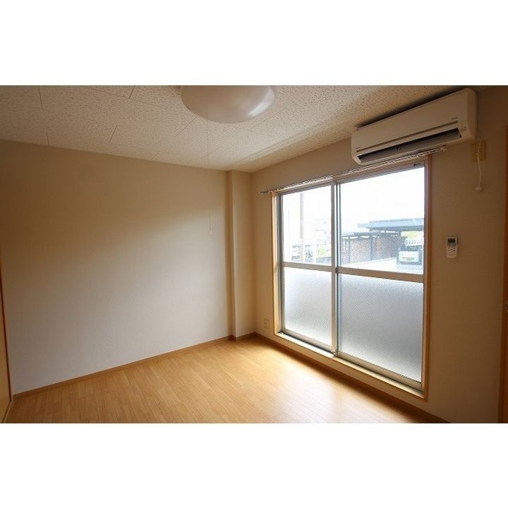 カレント高野の居間