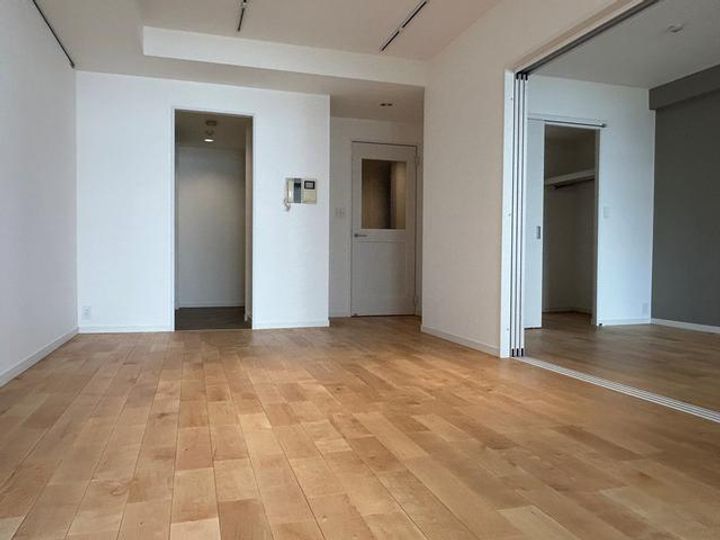 東京都港区三田3(マンション)の賃貸物件の居間