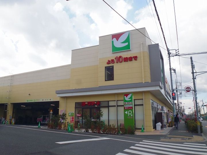 グラン ゼルコヴァの周辺