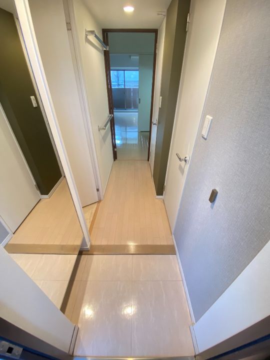 大阪府東大阪市長堂2(マンション)の賃貸物件の玄関