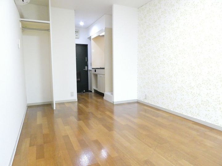 プラムスリーの居間