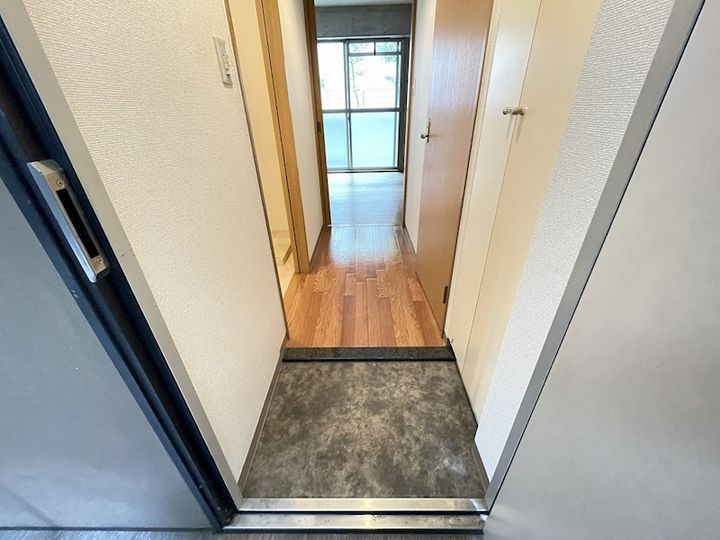 大阪府枚方市長尾家具町3(マンション)の賃貸物件の玄関