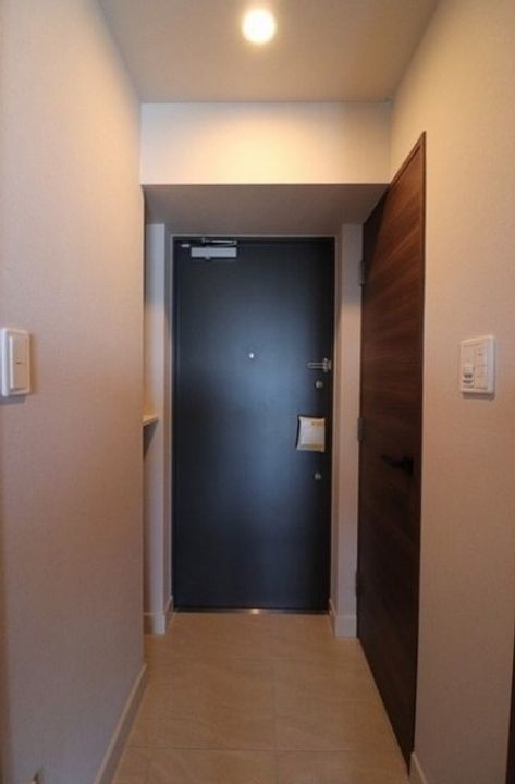 東京都台東区根岸3(マンション)の賃貸物件の玄関