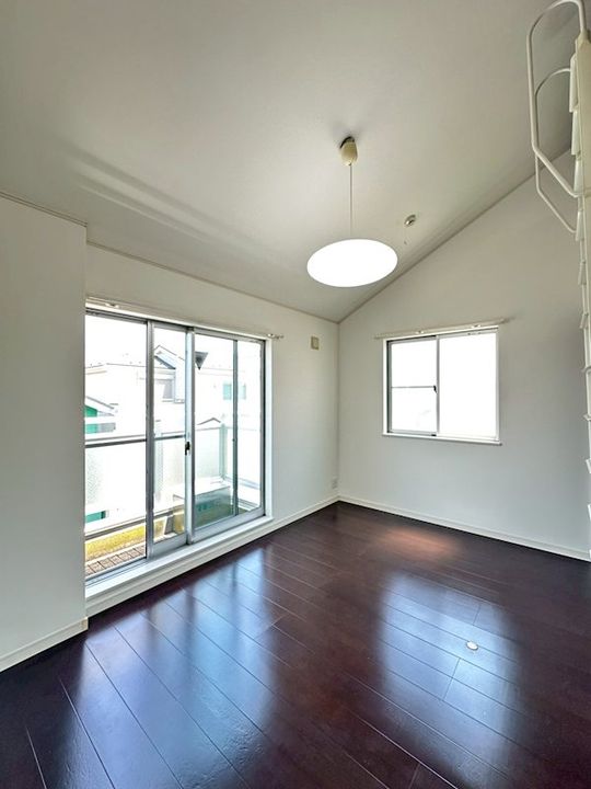 神奈川県横須賀市三春町1(アパート)の賃貸物件の居間