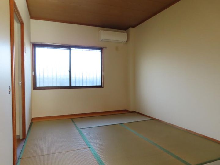 リーセス岩原 B棟の居間