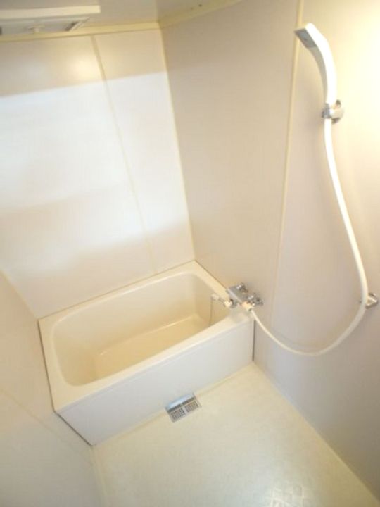 INAコーポの風呂