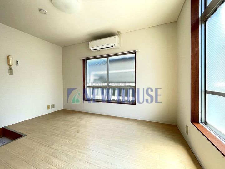 Y・D・Iハウスの居間