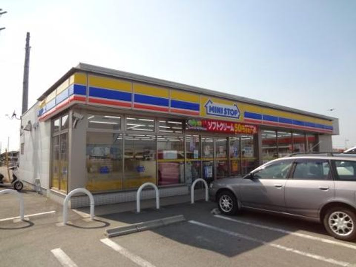エルシャトー IIの周辺