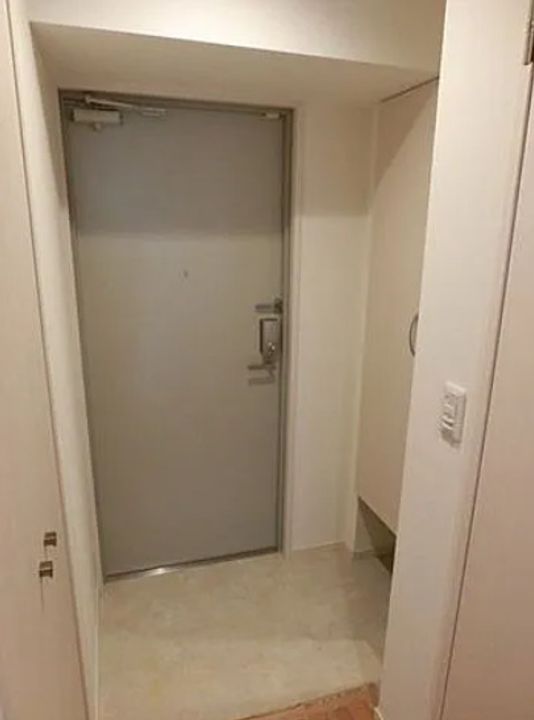 東京都新宿区西早稲田2(マンション)の賃貸物件の玄関