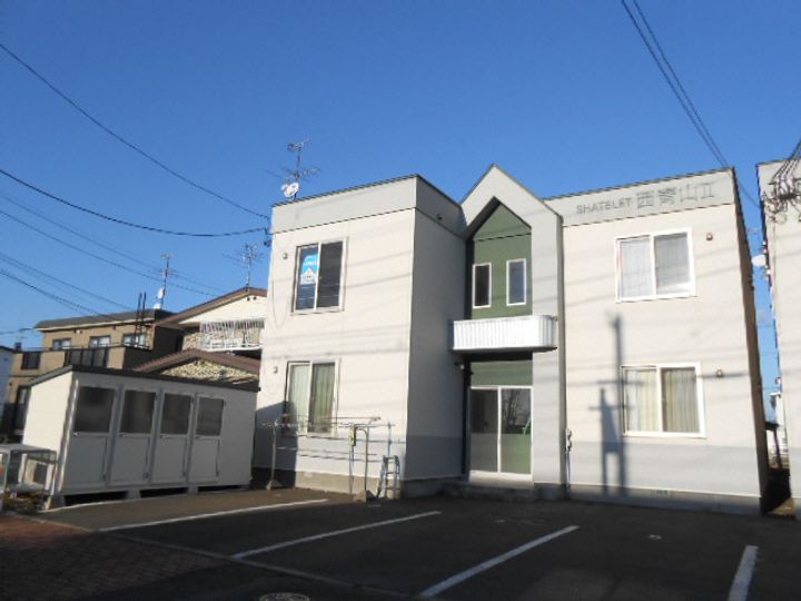 シャトレイ西青山IIの外観