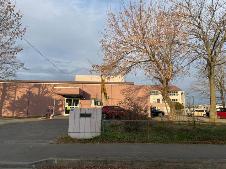 シャトレイ西青山IIの周辺