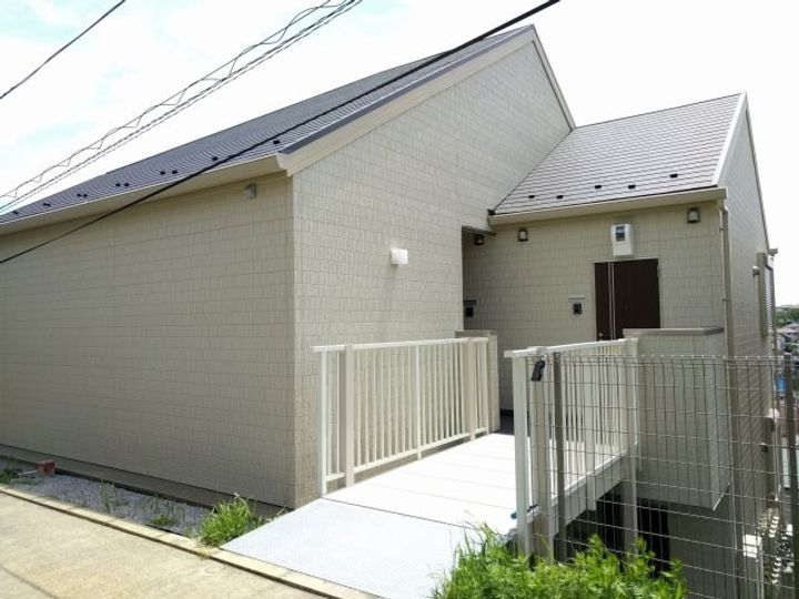 神奈川県横浜市金沢区富岡西3(アパート)の賃貸物件の地図