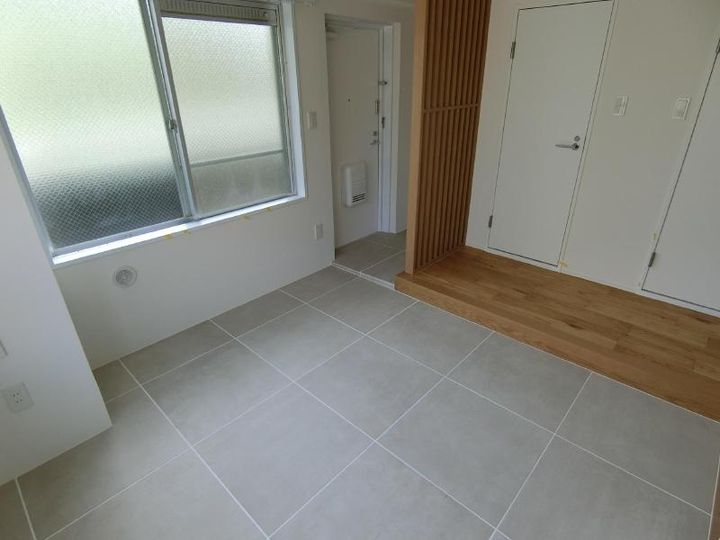 メゾン南柏陵の玄関