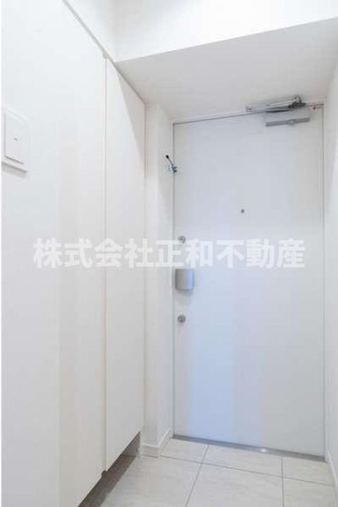 東京都中野区本町6(マンション)の賃貸物件の玄関