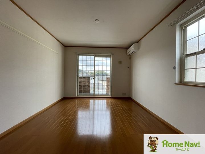 ファシネイション春日1の居間