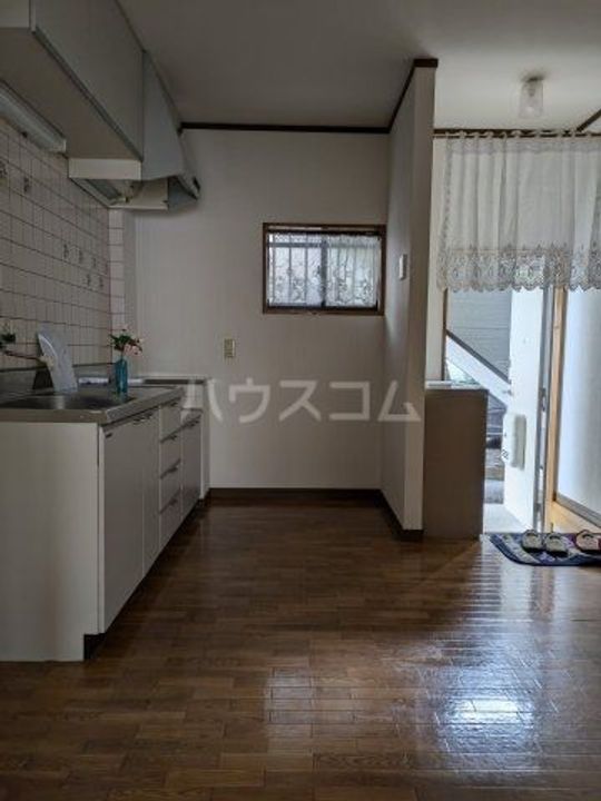 コーポラス見川 B棟の居間