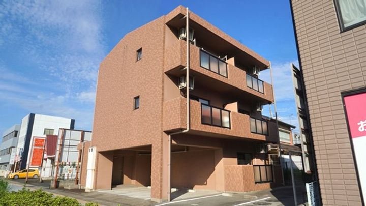 栄町パレスの外観