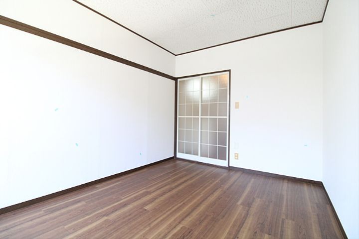 東京都三鷹市井の頭5の賃貸アパートの居間