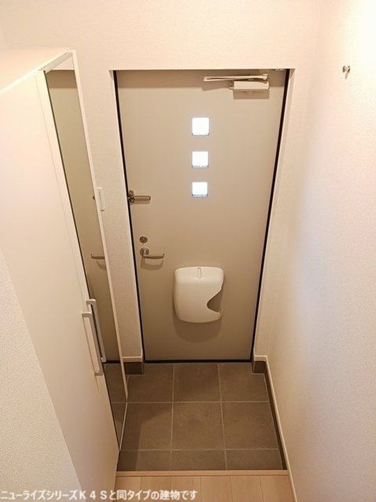 バードハイツの玄関