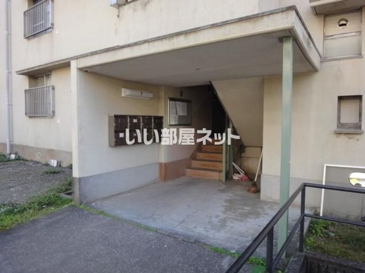 ヴィラナリー屋島6号棟の地図