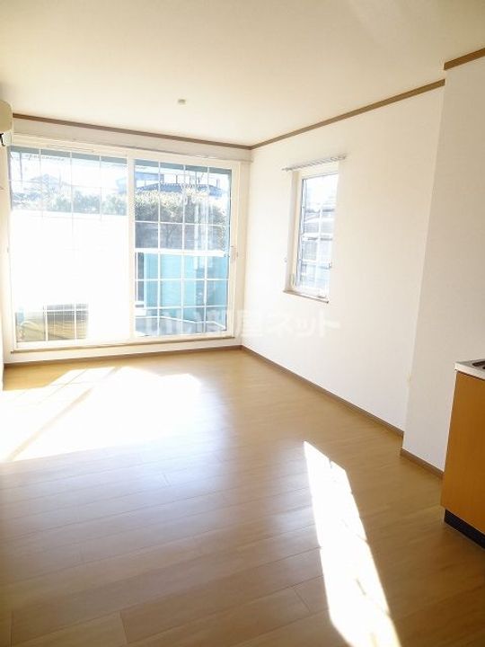 クレストール1037Dの居間