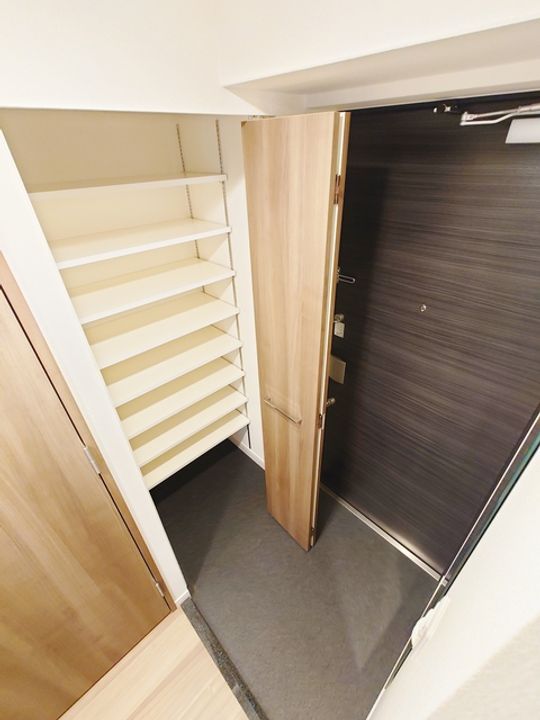 PHOENIX新大阪の玄関