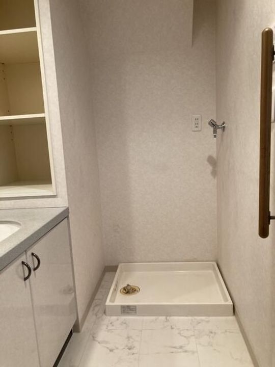 御苑ビルの内装