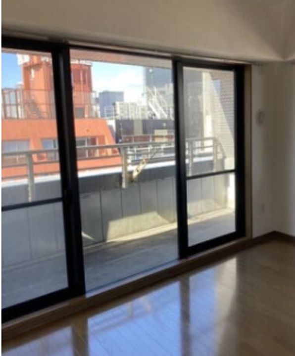 御苑ビルの内装