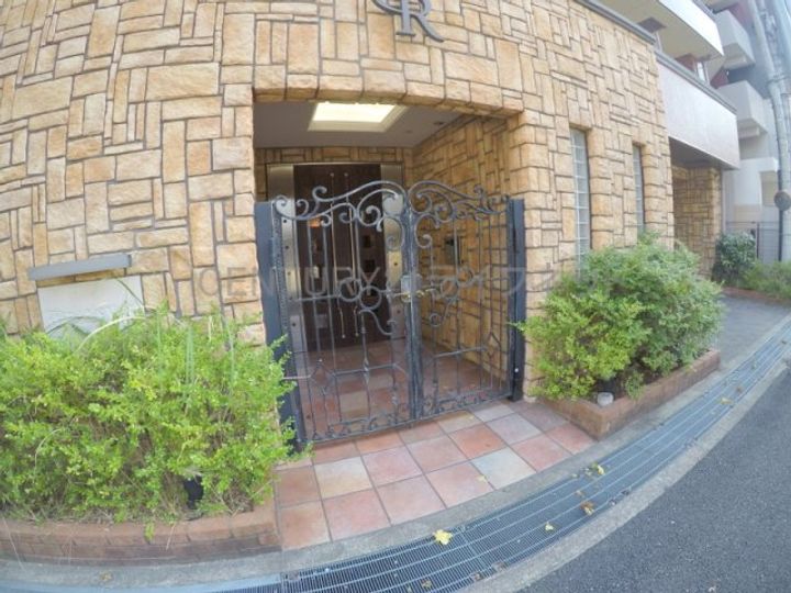 グランシス江坂の地図