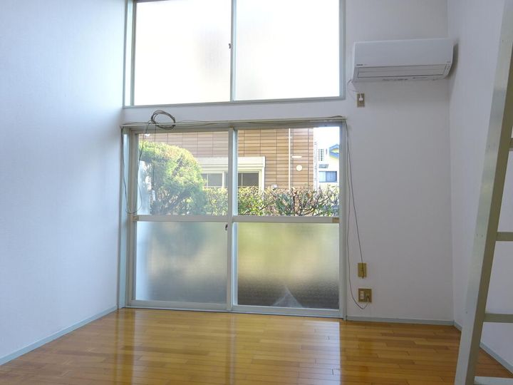 バディハイツ中野台の居間