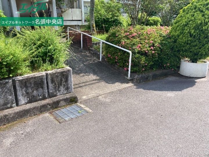 グランドヒルズ桔梗が丘13号棟の地図