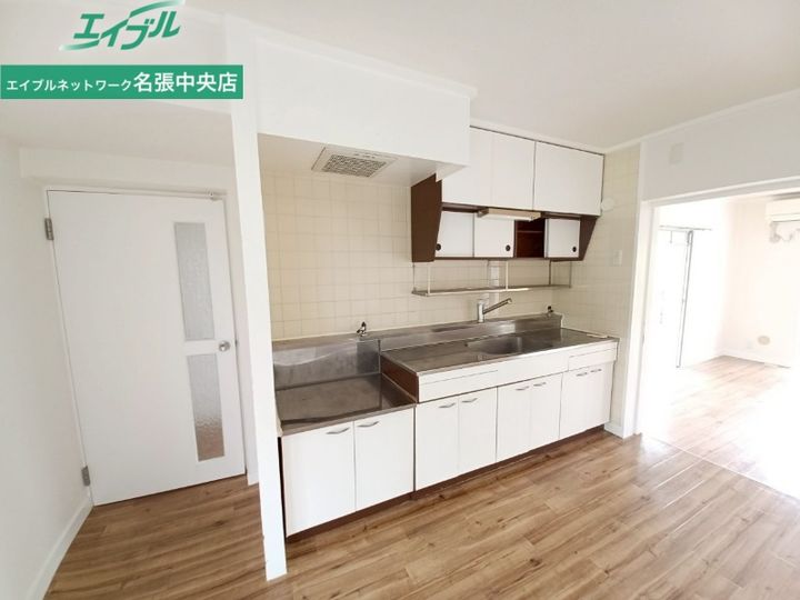 グランドヒルズ桔梗が丘13号棟のキッチン