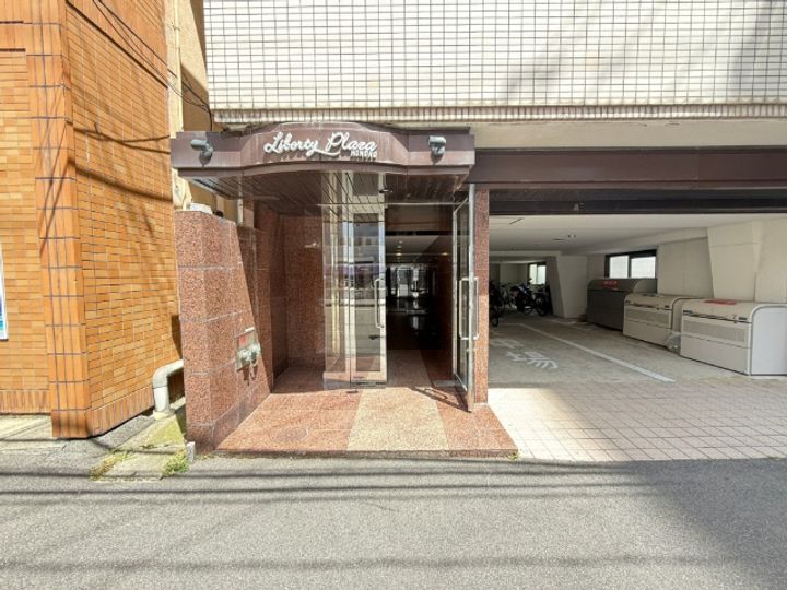 リバティープラザ本町の地図
