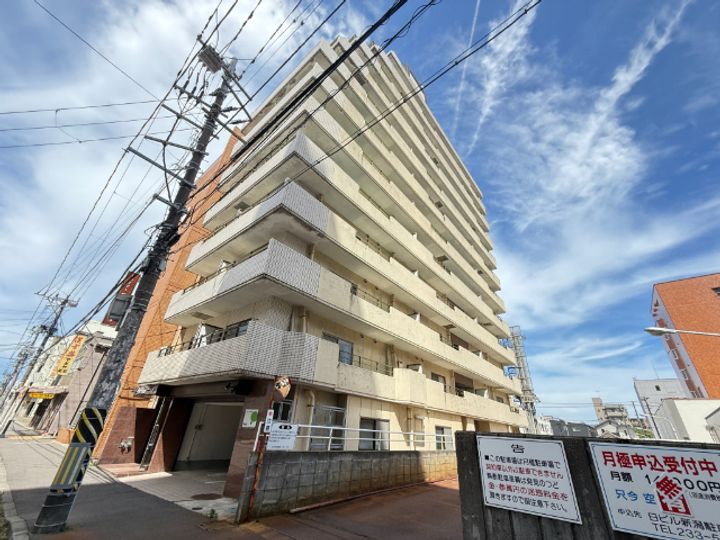 リバティープラザ本町の外観